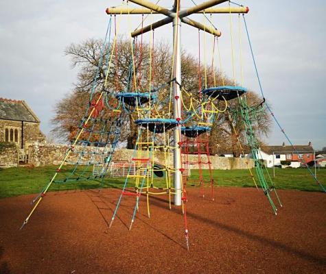 Birds nest play equipment