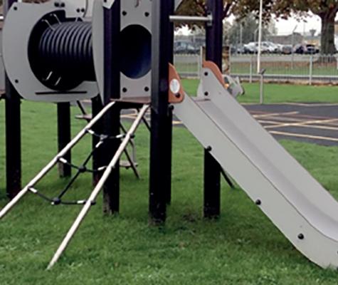 Play park equipment